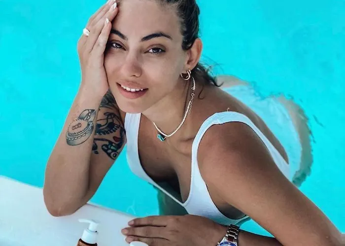 Parian White Luxury Apartamento *