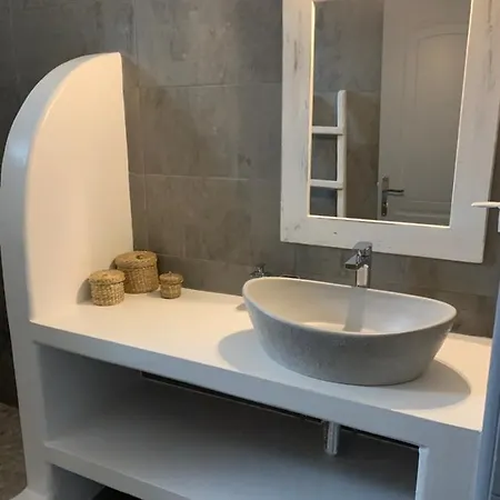 Apartment Parian White Luxury
